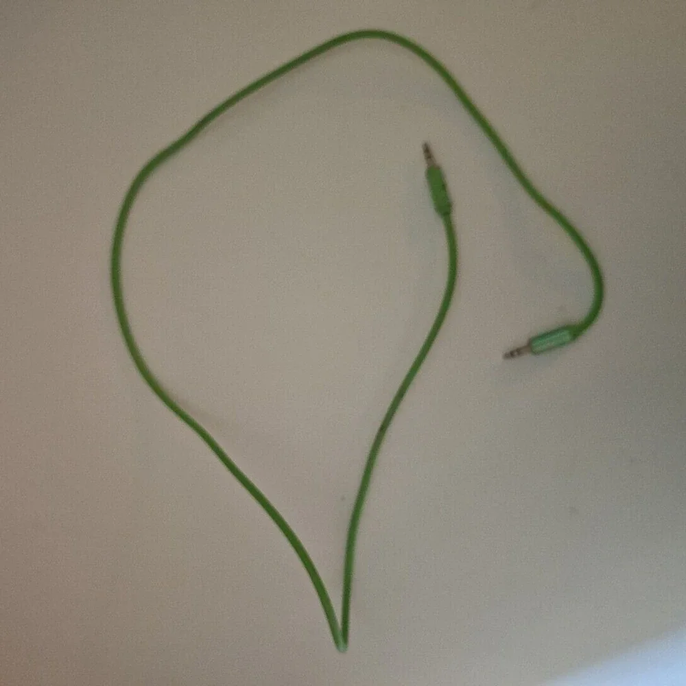 3ft green aux‎ cable
